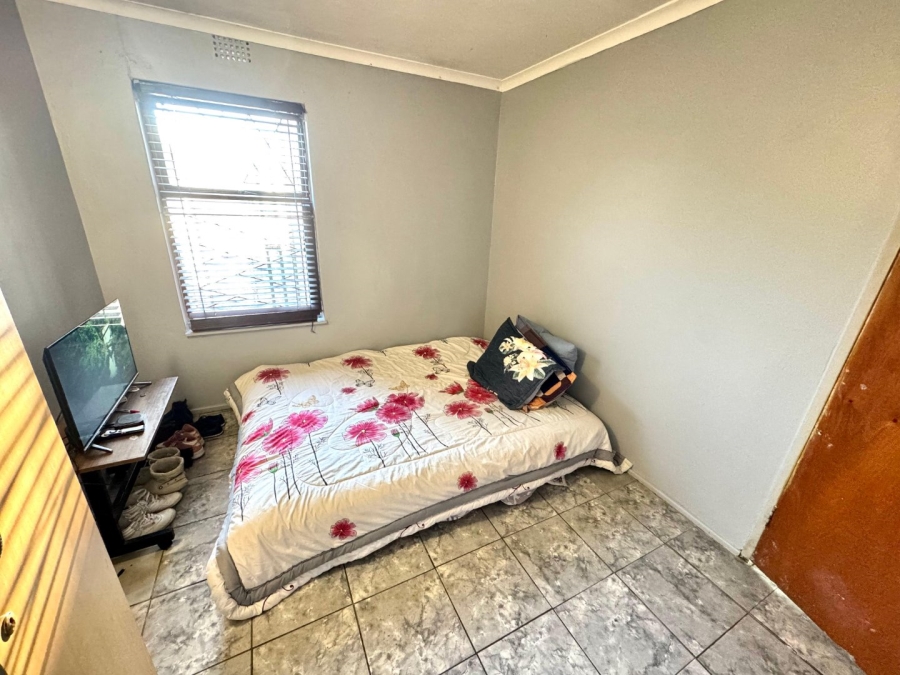 To Let 3 Bedroom Property for Rent in Strandfontein Village Western Cape